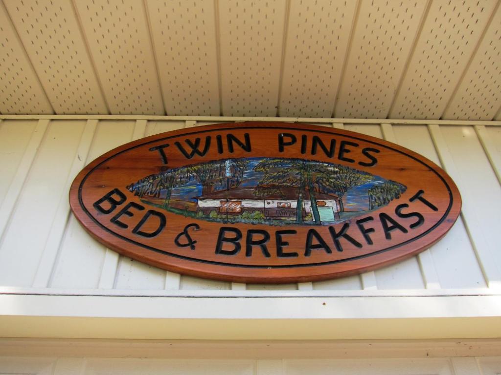 Twin Pines Bed And Breakfast Peterborough Eksteriør billede